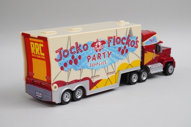 廃盤レア！カーズ⭐︎マックトレーラー トイザラス限定 jocko flocko’s 新品・廃番】カーズトミカ マック（Jocko Flocko's コスチューム