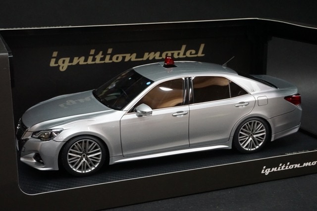 1/18スケール 高速道路交通警察隊　クラウン イグニッションモデル IG2190 1/18 Toyota Crown (GRS214) 警視庁高速道路交通警察隊車両 17