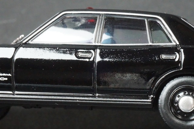 1/43 トミカリミテッドヴィンテージNEO 日産 グロリア 覆面パトロール