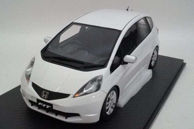 新品17A11-01 onemodel 1/18 ホンダ FIT Taffeta White, Boost Gear