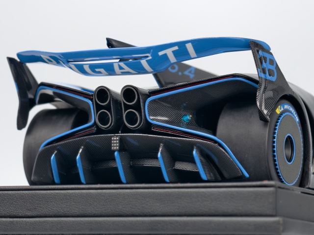 予約 MCM 1/18 ブガッティ ボライド Bugatti Bolide Blue Carbon