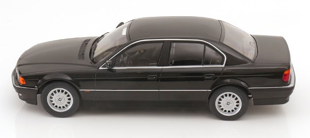 新品 KKDC180366 KK scale 1/18 BMW 740i E38 1st シリーズ 1994