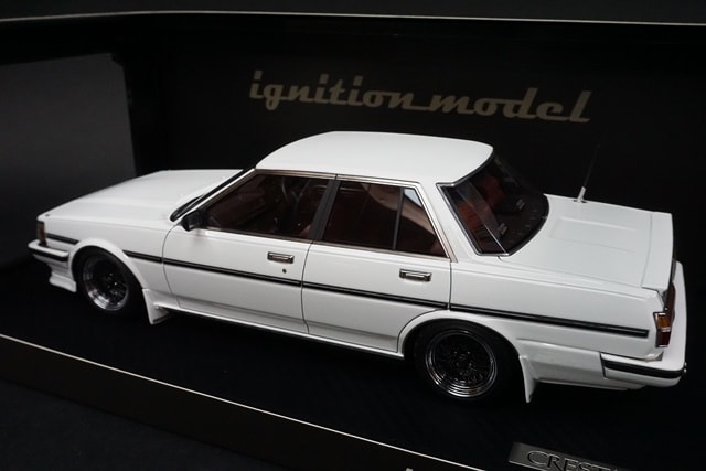 1/18 イグニッションモデル IG1489 トヨタ Cresta (GX71) Super Lucent