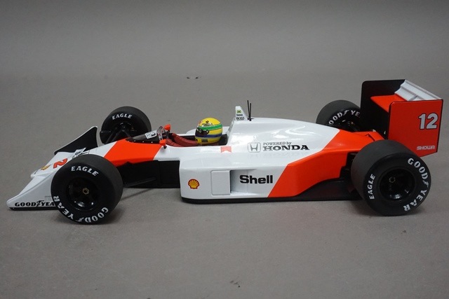 ミニチャンプス 1/18 マクラーレン ホンダ MP4/4　A.セナ 1988 1009008151904009_04_5580w.jpeg