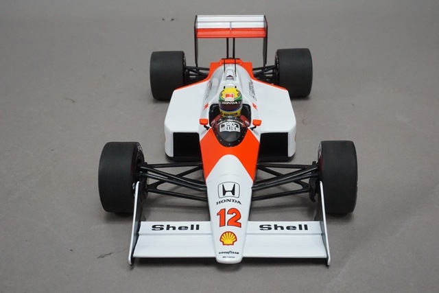 1/18 ミニチャンプス 540881812 マクラーレン ホンダ MP4 1988