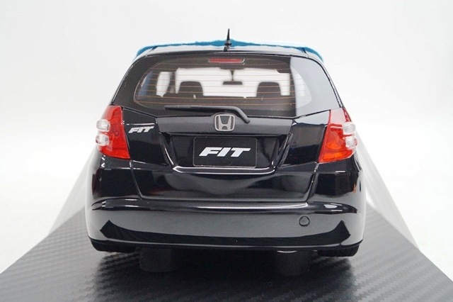 新品17A11-05 onemodel 1/18 ホンダ FIT Crystal Black Pearl