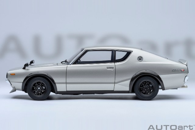 新品 77466 オートアート 1/18 日産 スカイライン 2000GT-R （KPGC110