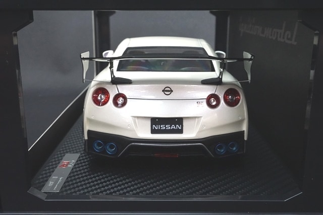 1/18 イグニッションモデル IG1756 日産 GT-R (R35) Premium Edition