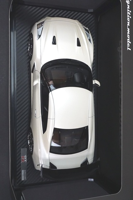 1/18 イグニッションモデル IG1756 日産 GT-R (R35) Premium Edition