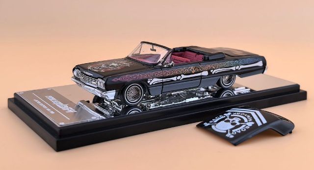 カーチューンド 1:64 シリーズ31964 シボレー・インパラ(チェイスカー