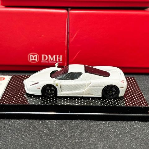 DMH 1/64 ENZO エンツォフェラーリ　白　未開封品 DMH 1/64 ENZO エンツォフェラーリ 白 未開封品 DMH 1/64 ENZO