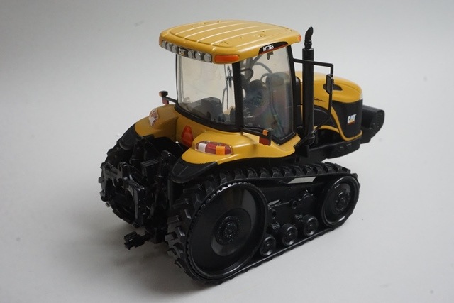 1/32 NORSCOT 55075 ���㥿�ԥ顼 CAT MT765 �����󥸥㡼 �ȥ饯����
