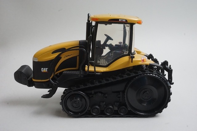 1/32 NORSCOT 55075 ���㥿�ԥ顼 CAT MT765 �����󥸥㡼 �ȥ饯����