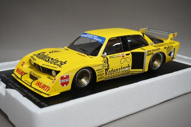 bmw 320d レーシングカー　1/18 bmw 320d レーシングカー 1/18