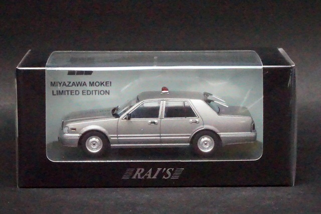 1/43 レイズ HL430303 日産 セドリック (YPY31) 覆面 2003 警視庁 交通