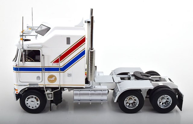 1/18 ケンワース エアロダイン K100 トラクター&トレーラー セット ROAD KINGS 1/18 ケンワース K100 Aerodyne 1976 レッド