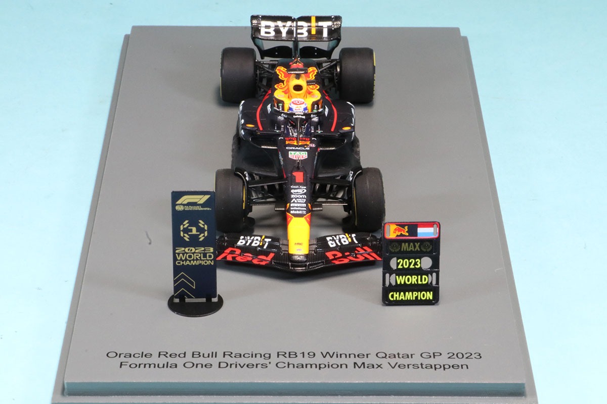 Oracle Red Bull Racing RB19 スパーク 日本GP Spark (スパーク) 1/43 Oracle Red Bull Racing RB19 No.11