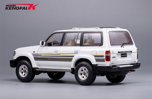 ��� KF032-1 KENGFai 1/18 �ȥ西 Toyota Land Cruiser ���ɥ��롼���� VX-R LC80 White General 