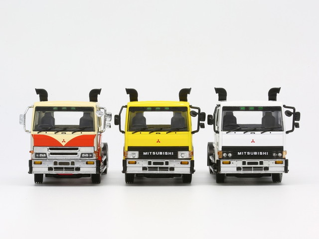 新品 T66302 Model One 1 1/64 三菱 ふそう ザ・グレート イエロー