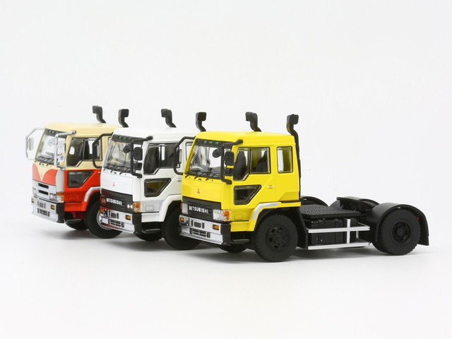 新品 T66302 Model One 1 1/64 三菱 ふそう ザ・グレート イエロー
