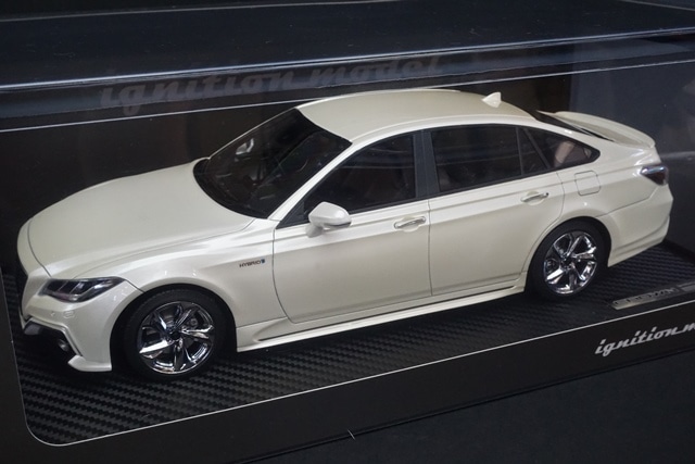 1/18 イグニッションモデル IG1681 トヨタ クラウン (220) 3.5L RS