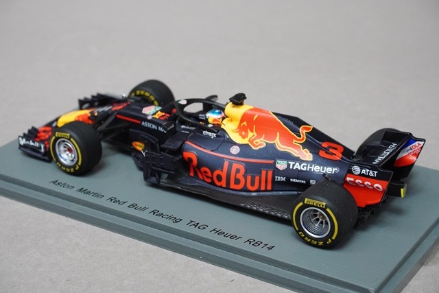 1/43 スパーク S6058 アストンマーティン レッドブルレーシング タグ