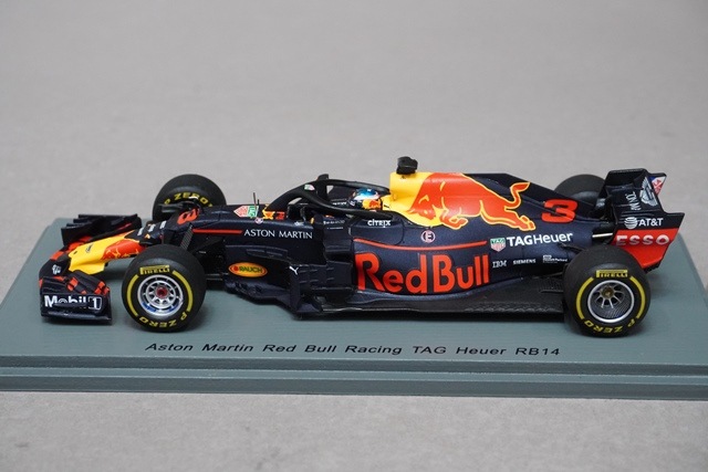 1/18 アストン マーチン レッド ブル レーシング タグ-ホイヤー RB14 1/43 スパーク S6058 アストンマーティン レッドブルレーシング タグ