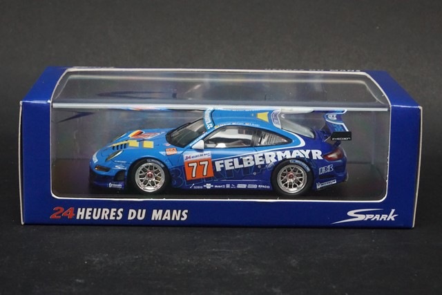 Dempsey Racing - Proton Porsche 911 (997) RSR Am #77 at Le