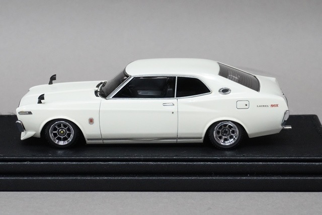 1/43 イグニッションモデル IG0139 日産 Laurel 2000SGX (C130) White