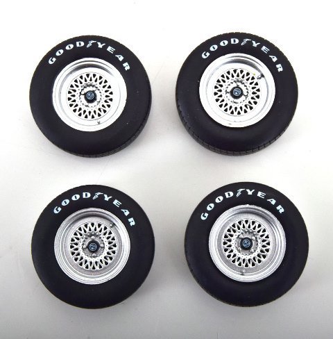 ���� KKDCACC046 KK scale 1/18 �������� �����ץ� Tire Set with rims ����С�