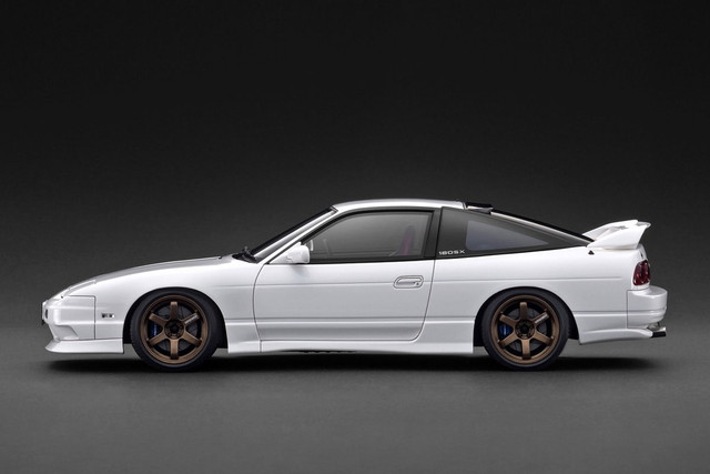 ͽ�� IG3765 �����˥å�����ǥ� 1/18 ���� Nissan 180SX TYPE X (RPS13) White With Display Case WEB����