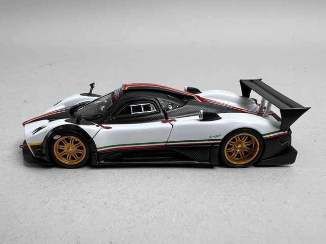 ���� 650631001 AR Box [Almost Real Model] 1/64 �ѥ����� ����� Pagani Zonda R White 2025 HEC����
