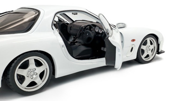 ソリド 1/18 マツダ RX-7 FD3S 2001 (ホワイト) ソリド 1/18 マツダ RX-7 FD3S 2001 (ホワイト) - メルカリ