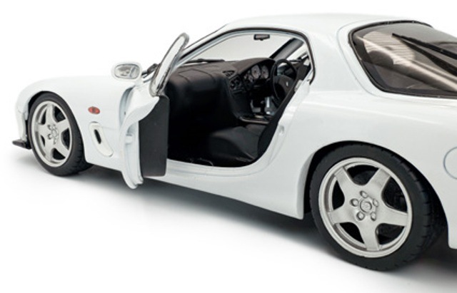 新品 S1810607 SOLIDO 1/18 マツダ MAZDA RX-7 (FD3S) 1999 ホワイト
