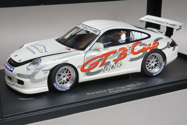 オートアート AUTOart 1/18 ポルシェ911（997） ＧＴ３ＲＳＲ 完全未開封品 オートアート 1/18 ポルシェ911(997) GT3 RSR