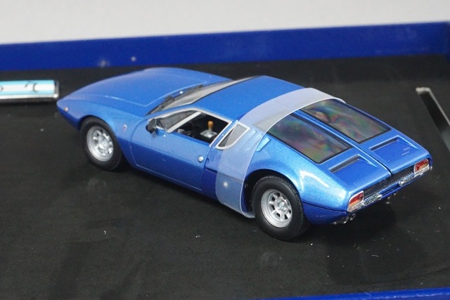 1/43 ミニチャンプス 436127122 デ・トマソ マングスタ 1969 ブルー