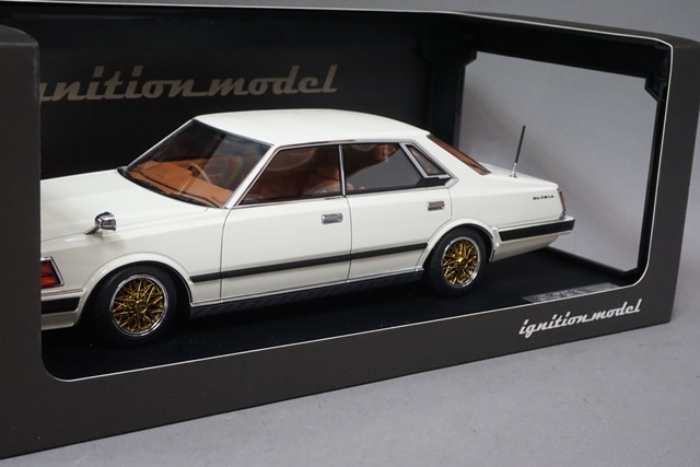1/18 イグニッションモデル IG1467 日産 Nissan Gloria (P430) 4Door
