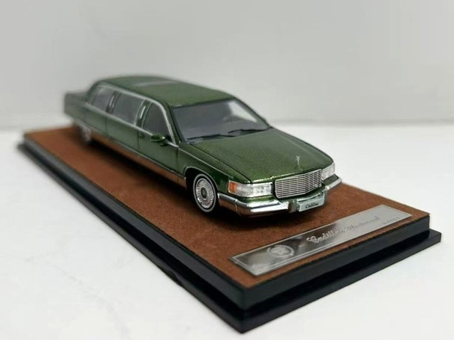 キャデラックリムジンミニカー 予約 XiaoGuang Model 1/64 キャデラック フリーウッド リムジン