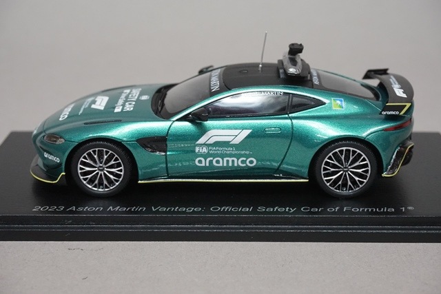 スパーク1/43 アストン マーチン V8 ヴァンテージ GT2 テストカー スパーク1/43 アストン マーチン V8 ヴァンテージ GT2 テスト