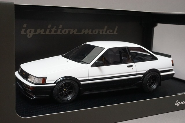 Toyota Corolla Levin White イグニッションモデル Ignition Model - 1/18 Toyota Corolla Levin White (AE86
