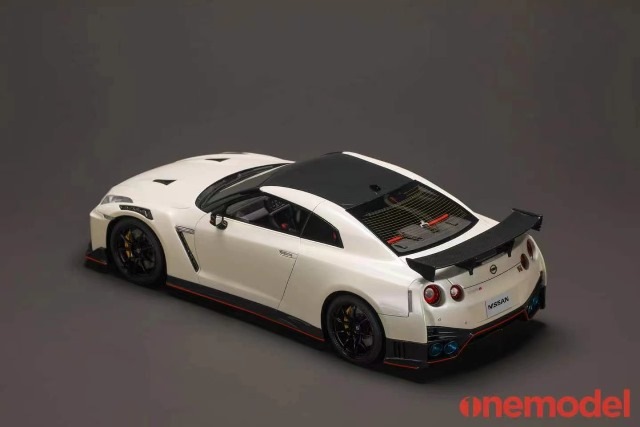 ���� 21C03-01 onemodel 1/18 ���� 2020 GT-R Nismo Pearl White ��������륱������°