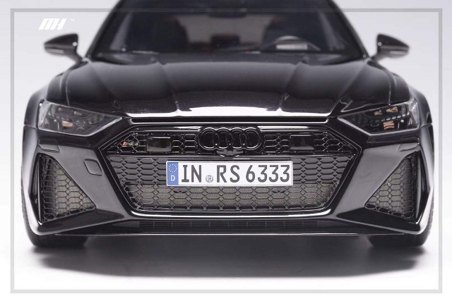 新品特価 モーターヘリックス 1/18 アウディ Audi RS6 Avan C8