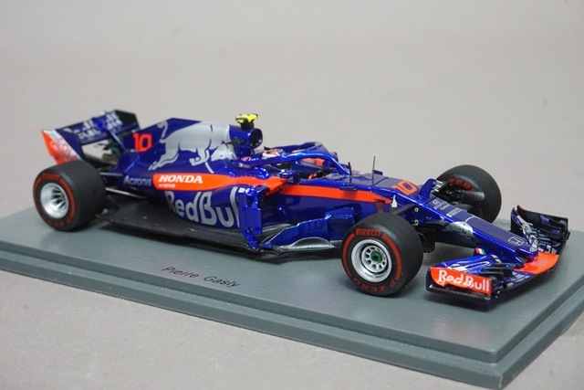 1/43 スパーク S6060 レッドブル トロロッソ ホンダ STR13 バーレーン