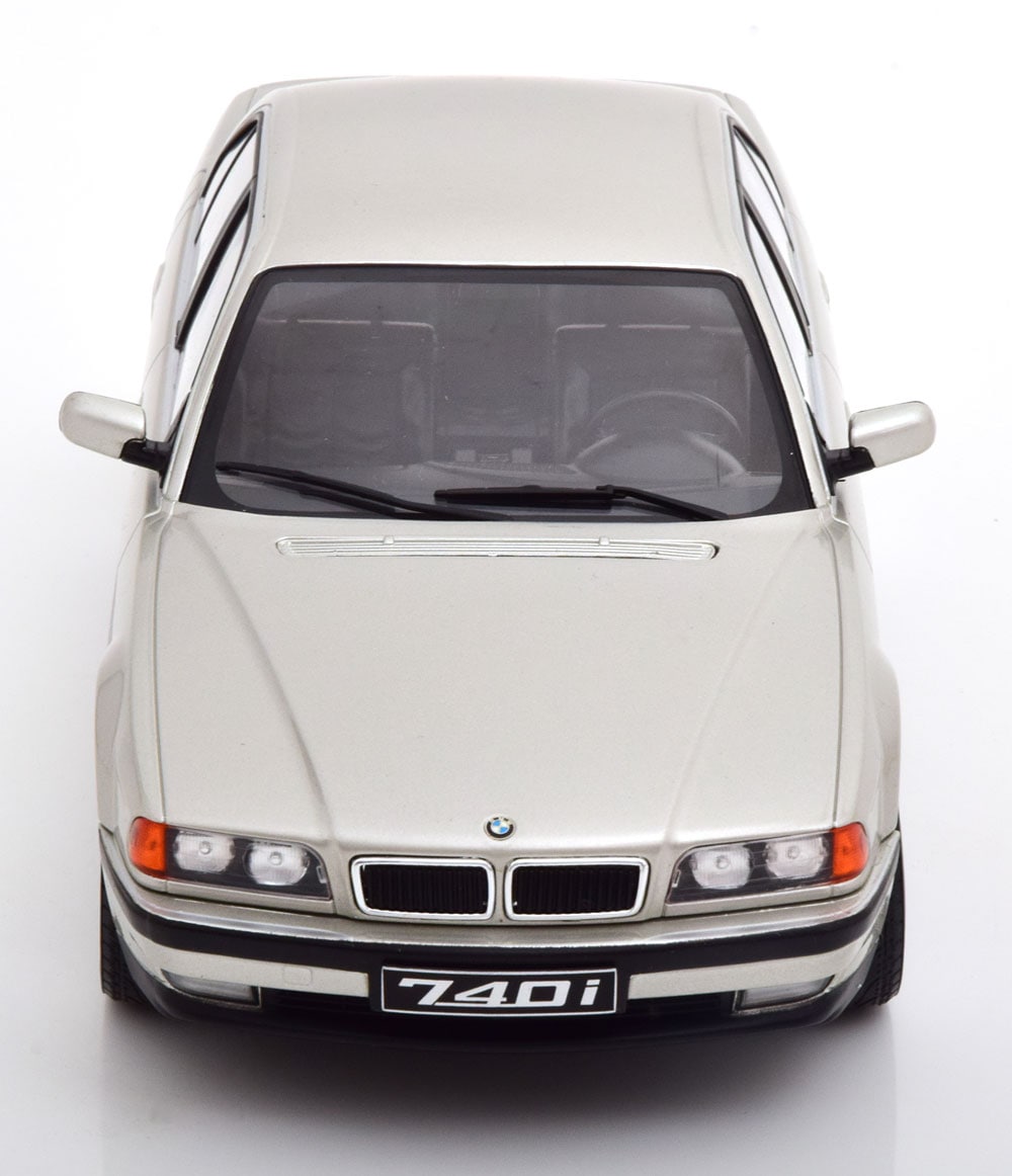  KKDC180365 KK scale 1/18 BMW 740i E38 1.series 1994 silver