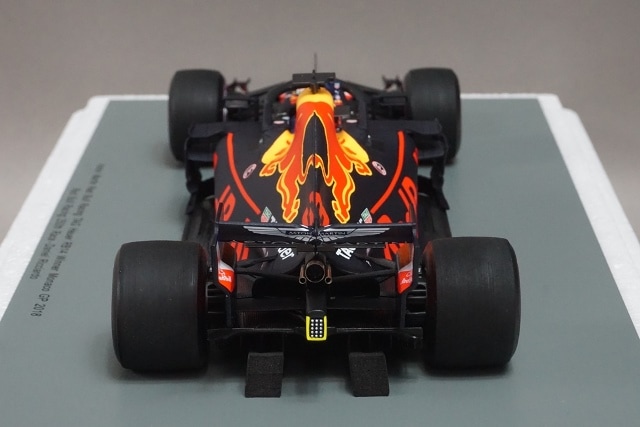 1/18 スパーク 18S351 アストンマーティン レッドブルレーシング タグ