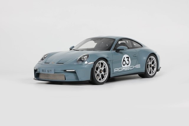 未展示品 GTスピリット1/18 ポルシェ911 GTスピリット GTS222 1/18 ポルシェ 911 (997) Old&New ボディ