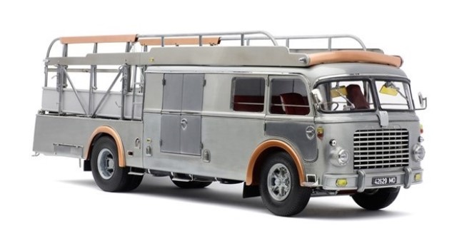 取寄せ M-271 CMC 1/18 フィアット Fiat Renntransporter 642 RN2