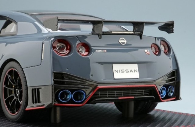 メイクアップ 1/18 NISSAN GT-R NISMO 2017 イデア メイクアップ 1/18 NISSAN GT-R NISMO 2017 イデア