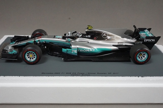 1/18 スパーク 18S301 メルセデスAMG F1 W08 EQ パワー＋ ロシアGP