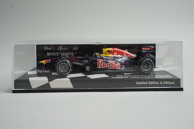1/43 ミニチャンプス 410110301 レッドブルレーシング ルノー
